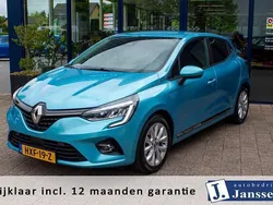 Blauw, metallic lak Gebruikt 2019 Renault Clio IV Intens Hatchback | € 11.940 (Eerlijke prijs)