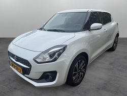 Wit Gebruikt 2024 Suzuki Swift Style Hatchback | € 18.999 (Eerlijke prijs)