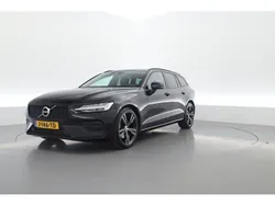 Zwart Gebruikt 2020 Volvo V60 Momentum Stationwagen | € 29.750 (Eerlijke prijs)