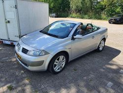 Grijs Gebruikt 2006 Renault Mégane Cabriolet Cabriolet | € 750 (Super prijs)