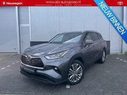 Grijs, metallic lak Gebruikt 2022 Toyota Highlander Executive SUV | € 59.749 (Eerlijke prijs)