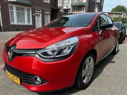 Rood Gebruikt 2016 Renault Clio IV Expression Hatchback | € 7.950 (Goede deal)