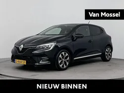 Zwart Gebruikt 2023 Renault Clio V Evolution Hatchback | € 16.440 (Goede deal)