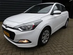 Wit Gebruikt 2015 Hyundai i20 Hatchback | € 7.950 (Duur)
