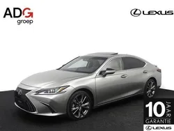 Grijs Gebruikt 2024 Lexus ES300H Business Edition Sedan | € 48.950 (Eerlijke prijs)