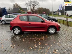 Rood Gebruikt 2003 Peugeot 206 Hatchback | € 1.249 (Eerlijke prijs)