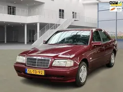 Rood, metallic lak Gebruikt 1997 Mercedes C180 Classic Sedan | € 4.950