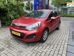 Rood Gebruikt 2012 Kia Rio Plus Hatchback | € 4.750 (Eerlijke prijs)
