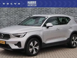 Grijs Gebruikt 2023 Volvo XC40 Core SUV | € 36.899 (Eerlijke prijs)
