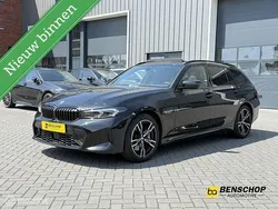 Zwart Gebruikt 2022 BMW 330 M Sport Stationwagen | € 41.440 (Iets duurder)