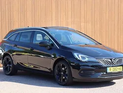 Zwart Gebruikt 2020 Opel Astra Elegance Stationwagen | € 14.940 (Iets duurder)