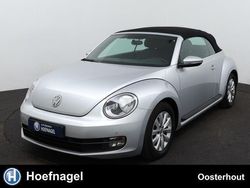 Grijs, metallic lak Gebruikt 2014 VW Beetle Design Cabriolet | € 13.450 (Eerlijke prijs)