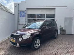 Rood Gebruikt 2011 Skoda Yeti Ambition SUV | € 7.745 (Iets duurder)