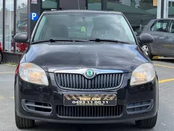 Zwart Gebruikt 2009 Skoda Fabia Stationwagen | € 3.999