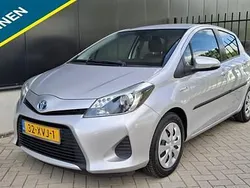 Grijs Gebruikt 2012 Toyota Yaris Hatchback | € 8.199 (Eerlijke prijs)