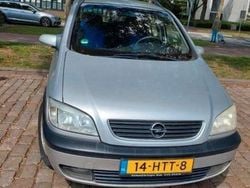 Zilver Gebruikt 2001 Opel Zafira Comfort MPV | € 2.000 (Eerlijke prijs)