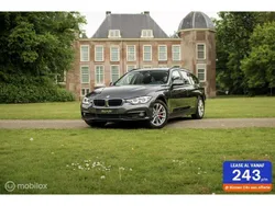 Grijs Gebruikt 2018 BMW 318 Executive Stationwagen | € 14.999 (Eerlijke prijs)