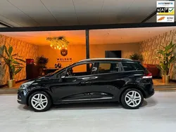 Zwart, metallic lak Gebruikt 2019 Renault Clio GrandTour LIMITED Stationwagen | € 8.990 (Goede deal)