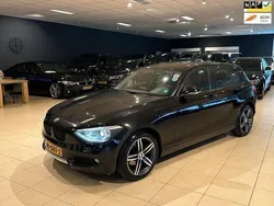 Zwart, metallic lak Gebruikt 2012 BMW 118 Hatchback | € 6.950 (Eerlijke prijs)
