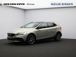 Bruin Gebruikt 2018 Volvo V40 CC Stationwagen | € 22.950 (Duur)