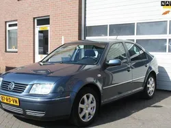 Blauw Gebruikt 2005 VW Bora Sedan | € 3.750 (Duur)