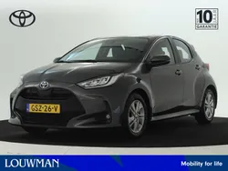 Grijs Gebruikt 2022 Toyota Yaris Hybrid Active Hatchback | € 19.445 (Eerlijke prijs)