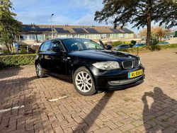 Zwart Gebruikt 2011 BMW 116 Executive Hatchback | € 4.500 (Eerlijke prijs)