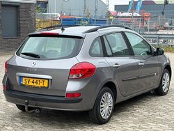 Grijs (metallic) Gebruikt 2009 Renault Clio GrandTour Business Stationwagen | € 2.745 (Goede deal)