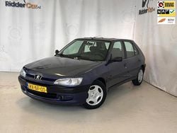 Blauw Gebruikt 1997 Peugeot 306 Hatchback | € 1.999