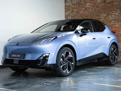 Blauw Gebruikt 2025 Lynk & Co 02 SUV | € 36.950