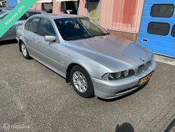 Grijs, metallic lak Gebruikt 2002 BMW 525 Sedan | € 2.599 (Eerlijke prijs)