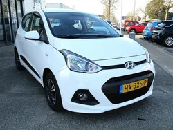 Wit Gebruikt 2016 Hyundai i10 Comfort Hatchback | € 7.795 (Eerlijke prijs)