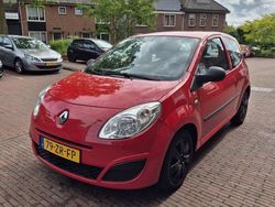 Rood Gebruikt 2008 Renault Twingo Authentique Hatchback | € 1.800 (Eerlijke prijs)