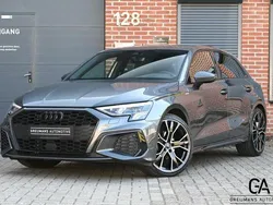 Grijs Gebruikt 2023 Audi A3 Sportback S-Line Hatchback | € 31.950 (Iets duurder)