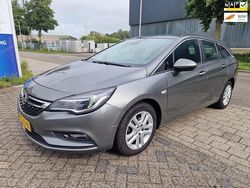 Grijs Gebruikt 2017 Opel Astra Business Stationwagen | € 2.420