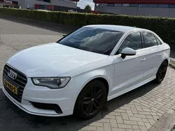 Wit Gebruikt 2015 Audi A3 Attraction Sedan | € 10.000