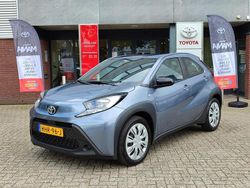 Grijs Gebruikt 2025 Toyota Aygo X X-play SUV | € 19.499