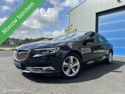 Blauw Gebruikt 2017 Opel Insignia Innovation Hatchback | € 8.250