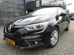 Zwart Gebruikt 2016 Renault Mégane III Zen Hatchback | € 10.950 (Eerlijke prijs)