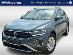 Blauw Gebruikt 2022 VW T-Roc Life SUV | € 27.950 (Super prijs)
