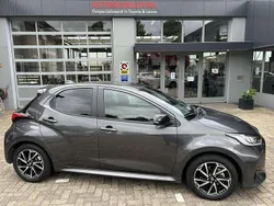 Grijs, metallic lak Gebruikt 2024 Toyota Yaris Style Hatchback | € 26.950 (Iets duurder)