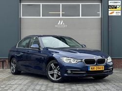 Blauw Gebruikt 2017 BMW 318 Executive Sedan | € 13.950 (Eerlijke prijs)