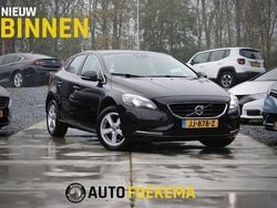 Zwart Gebruikt 2016 Volvo V40 Hatchback | € 8.950 (Super prijs)