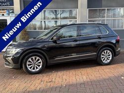 Zwart Gebruikt 2021 VW Tiguan Life SUV | € 21.950 (Goede deal)