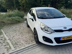 Wit Gebruikt 2012 Kia Rio MPV | € 6.300 (Eerlijke prijs)