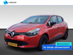 Rood, metallic lak Gebruikt 2014 Renault Clio IV Authentique Hatchback | € 7.845 (Eerlijke prijs)