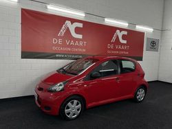 Rood Gebruikt 2010 Toyota Aygo Comfort Hatchback | € 1.999 (Super prijs)