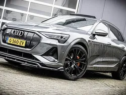 Grijs, metallic lak Gebruikt 2019 Audi e-tron Black Edition SUV | € 28.730 (Iets duurder)