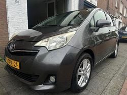 Grijs Gebruikt 2012 Toyota Verso-S MPV | € 6.950 (Goede deal)