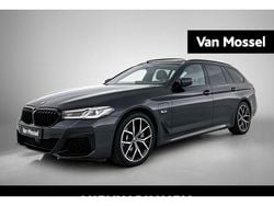 Grijs Gebruikt 2023 BMW 530 Executive Stationwagen | € 42.900 (Eerlijke prijs)